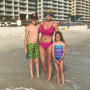 MEET YOUR POSHER....Hey, I am Marci!